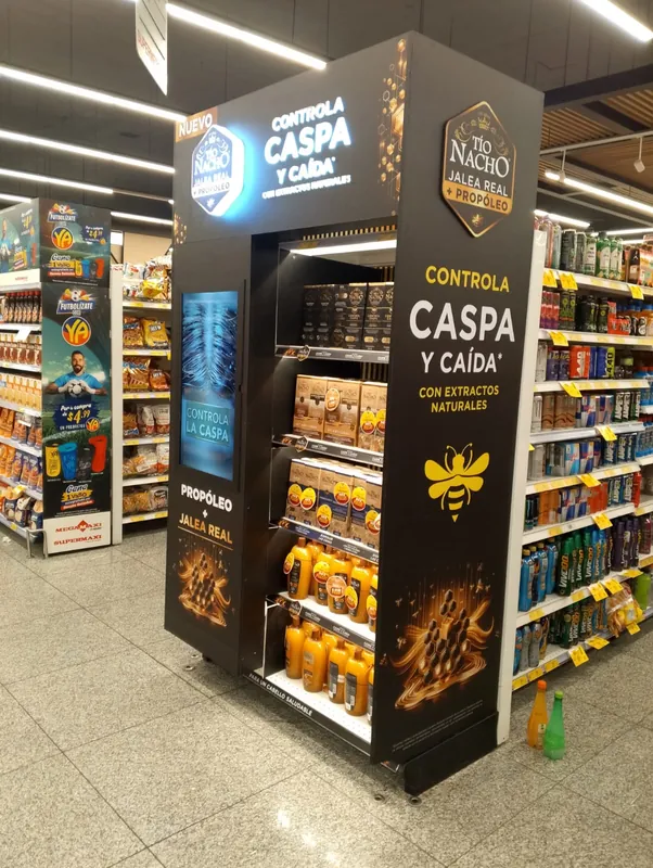 Cabecera de góndola de Tío Nacho en supermercado